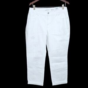 INC Eyelet Cropped Boyfriend Jeans Size 8 White New